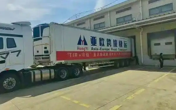 2025年12月上半月全国TIR运输动态:跨境物流新格局加速形成 2025年12月上半月全国TIR运输动态:跨境物流新格局加速形成